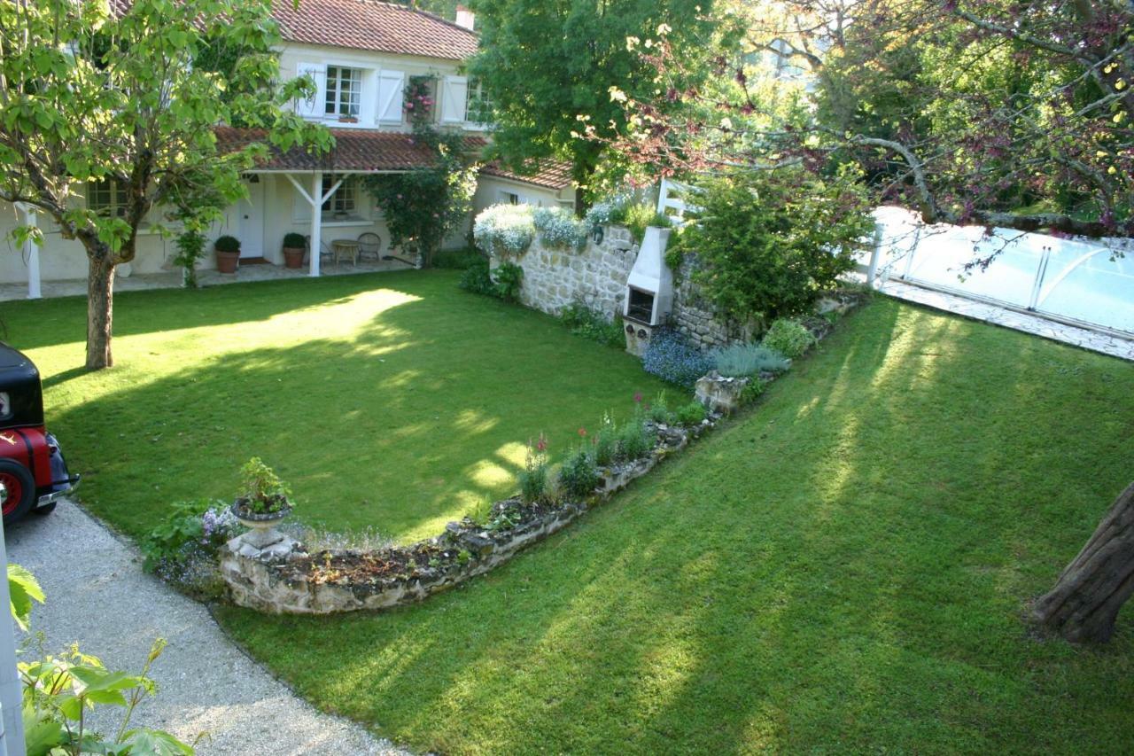 Bed and Breakfast Le Petit Massigny Les Velluire-sur-Vendee Exterior foto